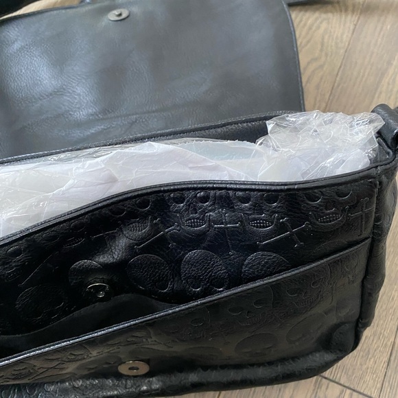 Cross and Skull Crossbody Bag - Picture 4 of 12